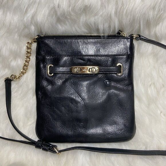 Coach Swagger Swingpack Crossbody Purse Handbag Black Gold Womens - Picture 1 of 12